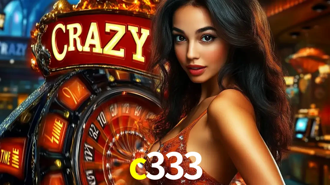 Mulher glamourosa olhando para a câmera com a roda vermelha do Crazy Time ao fundo em um ambiente de cassino, destacando a emoção dos jogos ao vivo no c333.